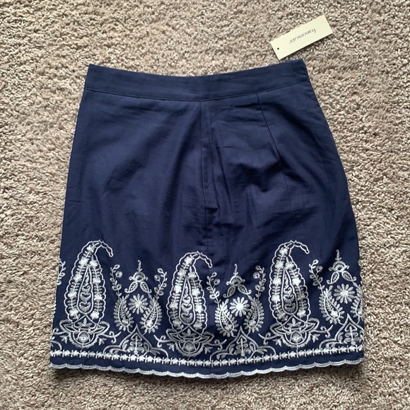 NWT Francesca’s skirt - Picture 2 of 4